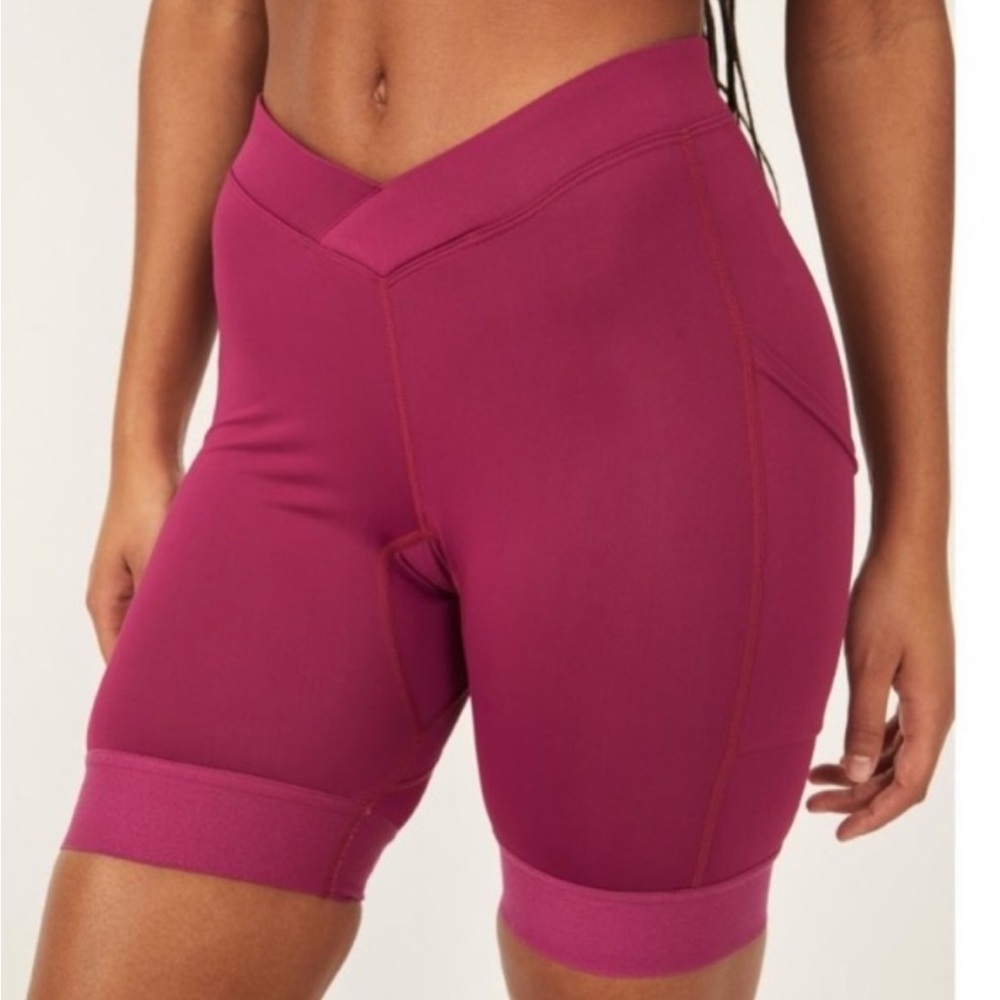 🆕 FP Movement in Saddle bike shorts in Aubergine.